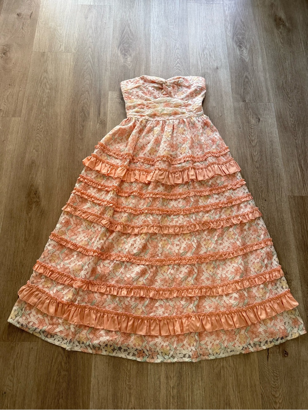 Arose studio peach cream floral print lace ruffle strapless maxi dress small NEW